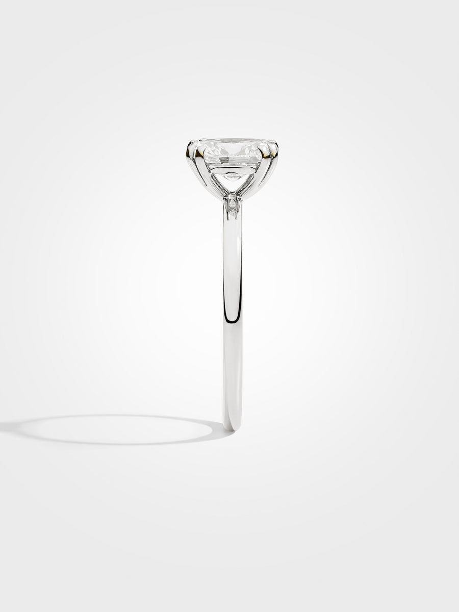 Oval Solitaire - White Gold - 1 ct
