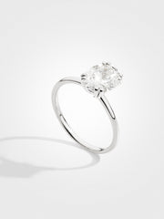 Oval Solitaire - White Gold - 2 ct
