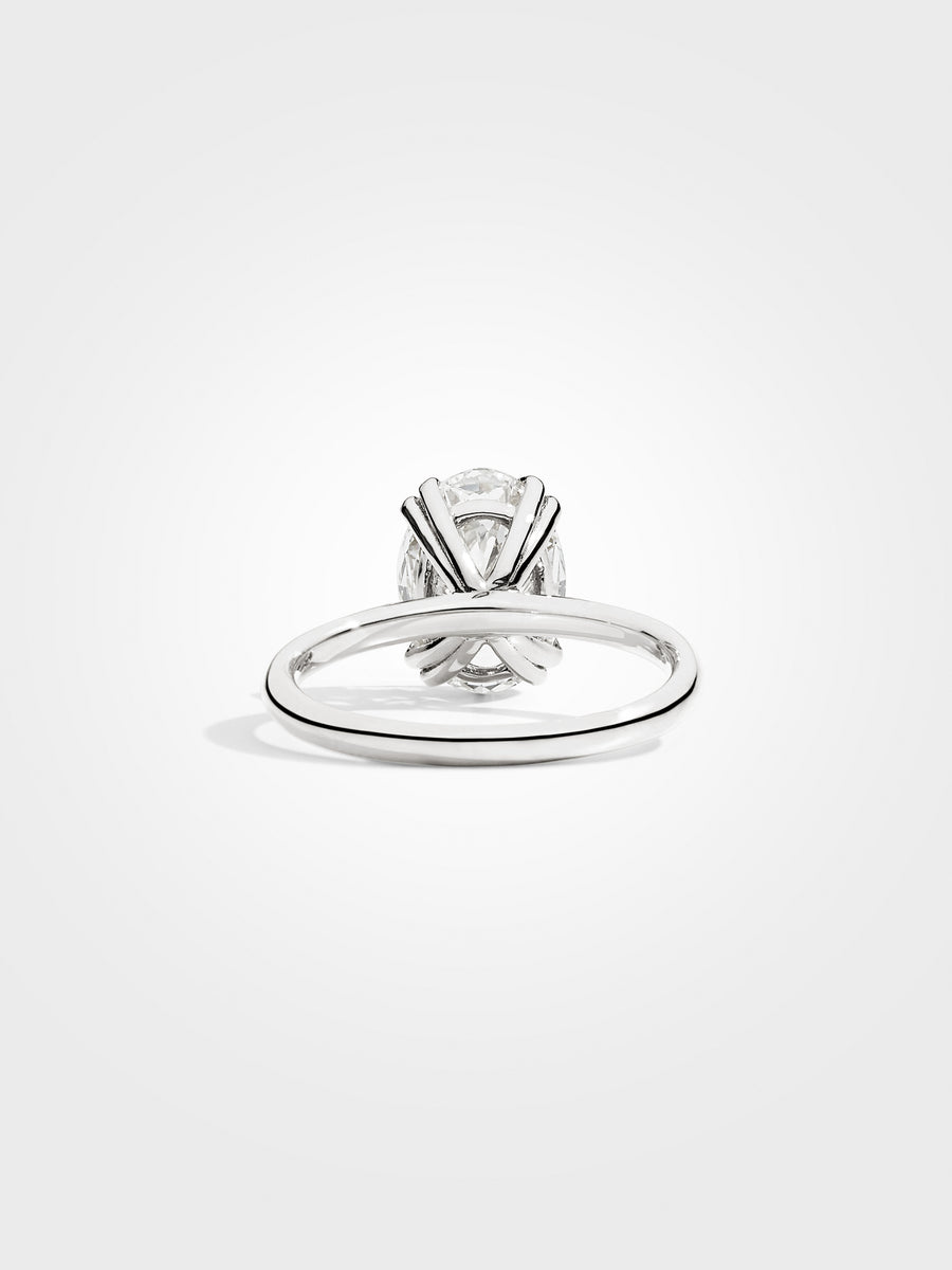 Oval Solitaire - White Gold - 2 ct