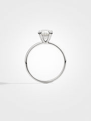 Oval Solitaire - White Gold - 2 ct