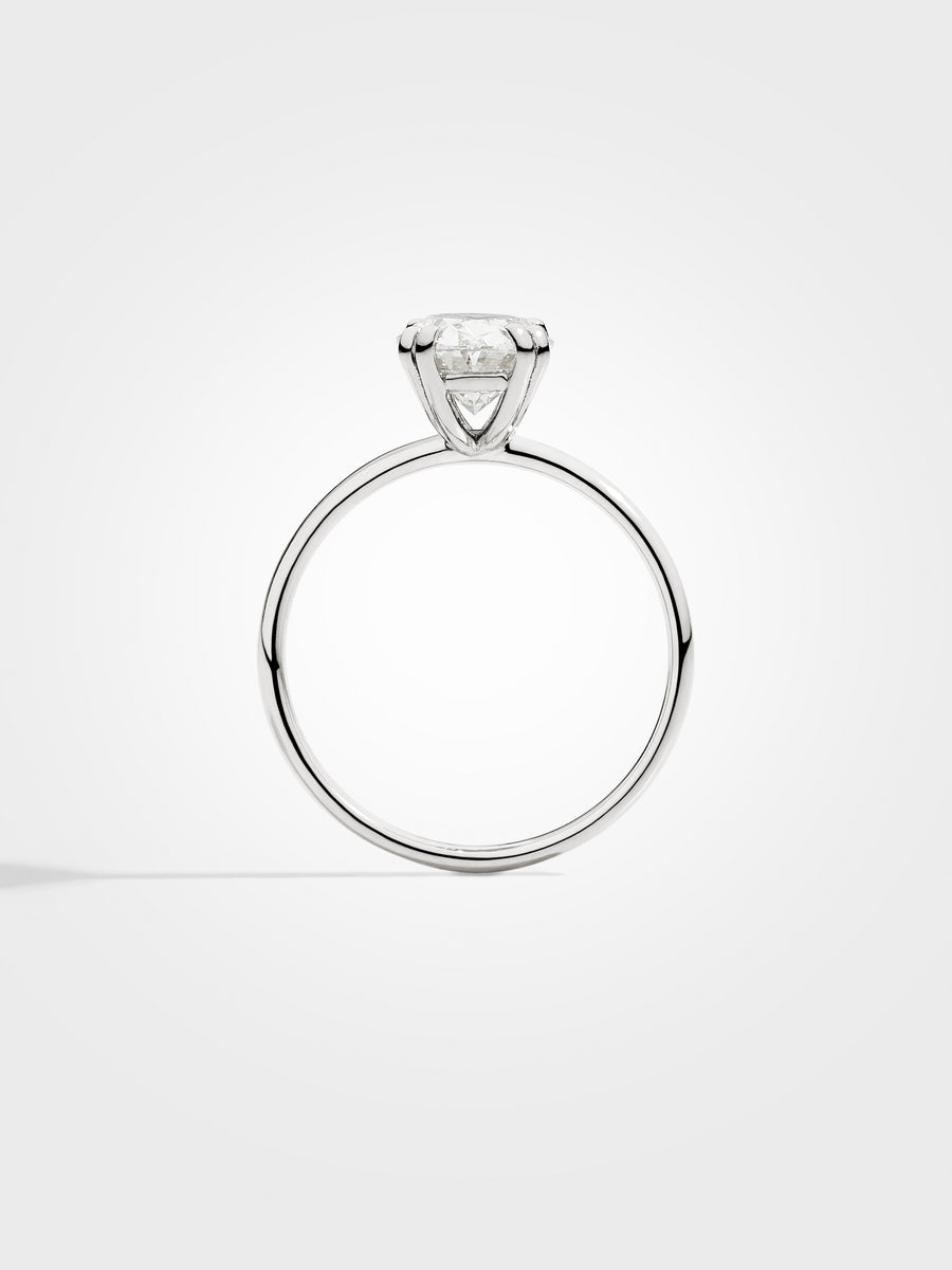 Oval Solitaire - White Gold - 2 ct